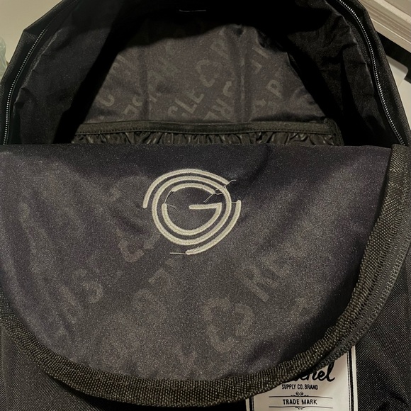 Herschel Eco XL Classic 15 in Laptop Backpack. NWT Small emblem on front center. - Picture 9 of 13
